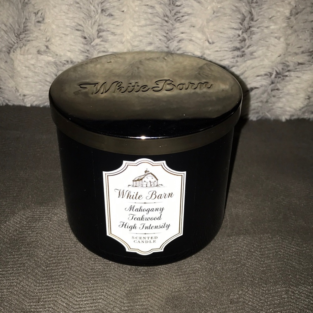 NEW White Barn / Bath and Body Works candle